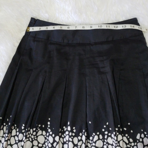 Kenneth Cole Reaction skirt sz 2 - Picture 4 of 4